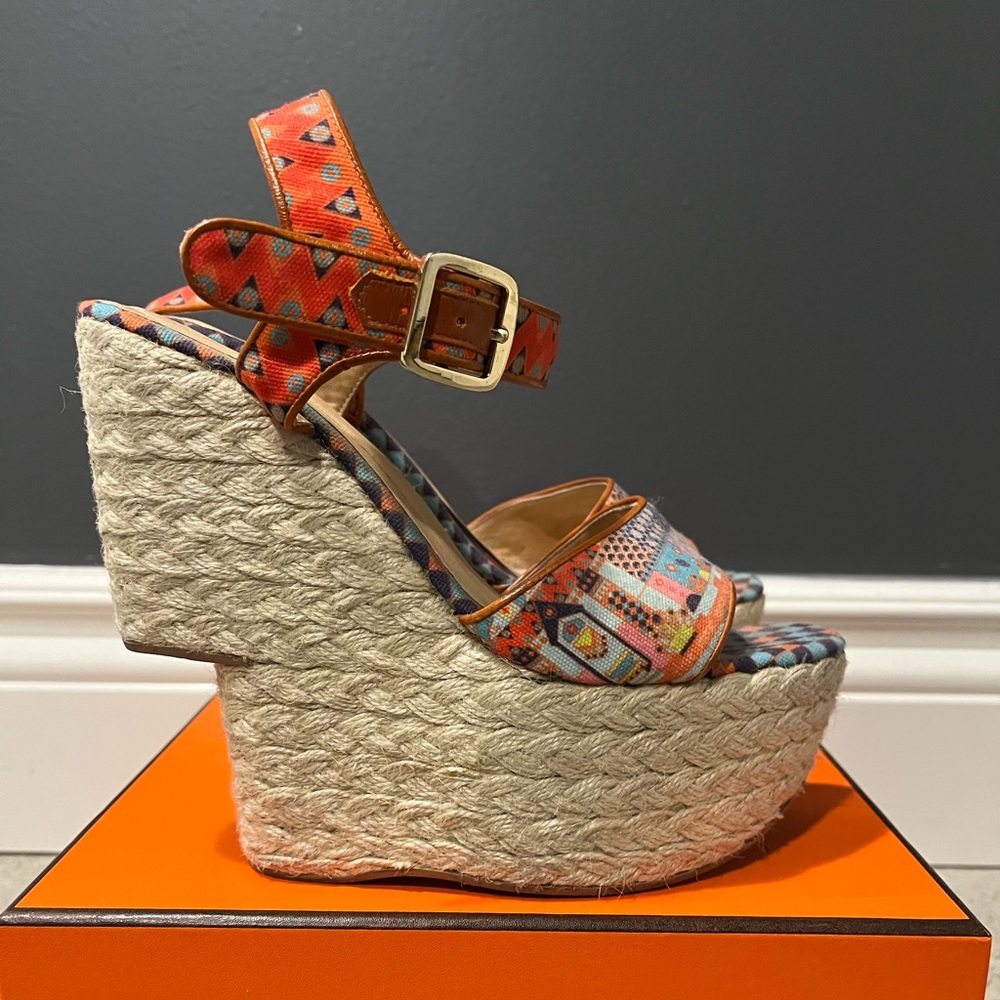 Platform Espadrilles- Must have!